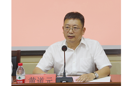 集團公司董事長(cháng)黃道元介紹公司整體發(fā)展概況
