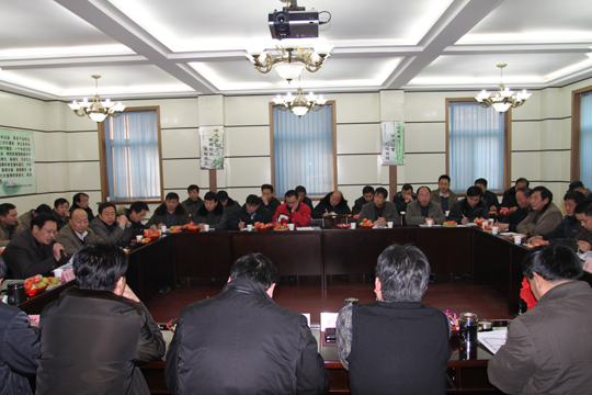 參加會(huì )議的赴疆人員及有關(guān)部門(mén)、單位人員