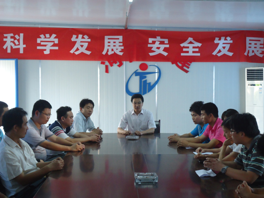 分公司領(lǐng)導在安全月活動(dòng)上提要求