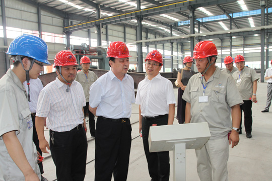 王國清副廳長(cháng)一行到公司延津工業(yè)園參觀(guān)鋼結構生產(chǎn)線(xiàn)
