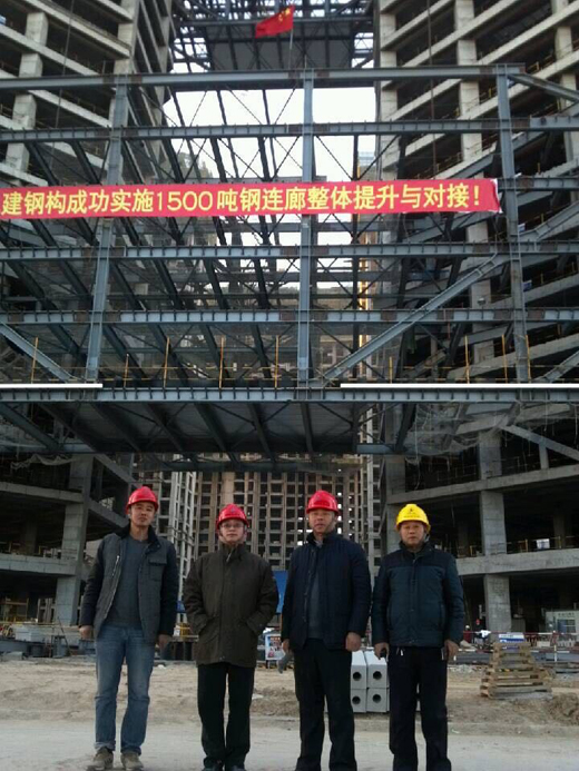 黃道元董事長(cháng)親臨現場(chǎng)視察指導，為全體指戰人員帶來(lái)很大鼓舞.jpg