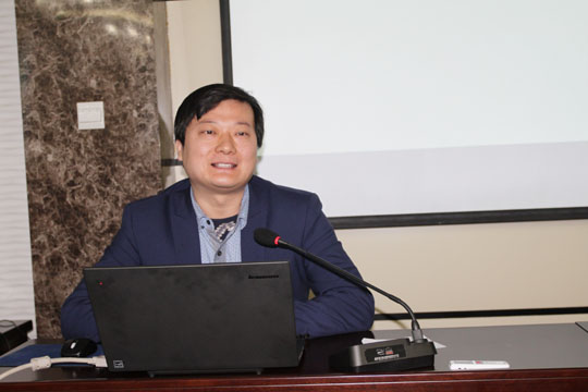 用友公司高級顧問(wèn)孫魁作報告