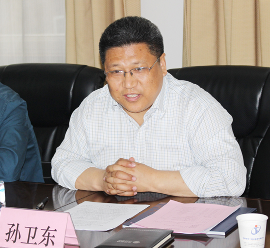 新鄉市住建委副主任孫衛東在會(huì )上致辭