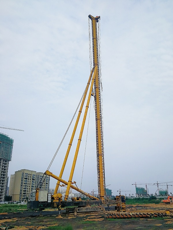 樁基施工現場(chǎng)（新）.jpg