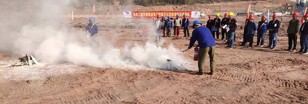 江西瑞金電廠(chǎng)項目部開(kāi)展消防宣講和消防技能學(xué)習活動(dòng)2.jpg