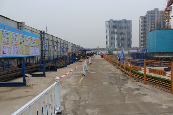 03 施工現場(chǎng)全硬化.JPG