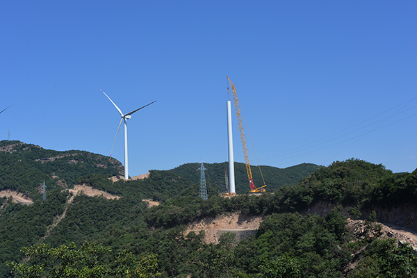 風(fēng)電項目風(fēng)機吊裝.jpg