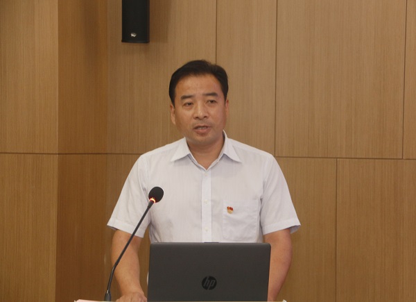 新鄉市住建局副局長(cháng)楊榮毅致賀詞.jpg