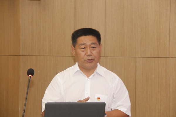集團公司黨委書(shū)記張會(huì )民作點(diǎn)評講話(huà).JPG