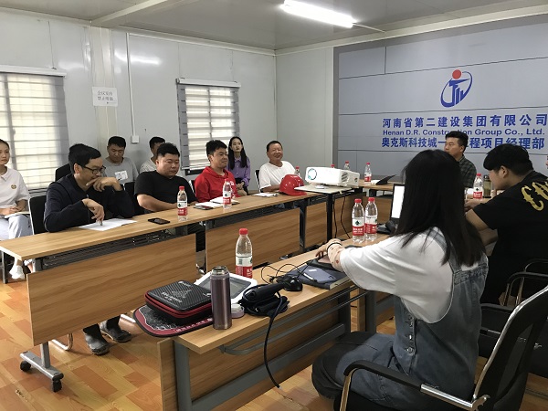 第二十項目管理部鄭州奧克斯科技城產(chǎn)業(yè)園一期項目活動(dòng)開(kāi)展現場(chǎng).jpg