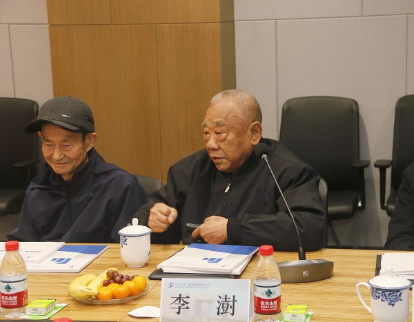 離退休老同志暢談參觀(guān)感受2.jpg