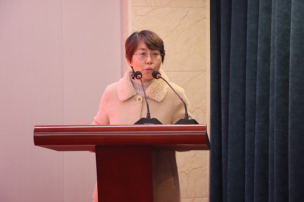 新鄉社區大學(xué)教育服務(wù)指導中心主任唐瑞萍發(fā)表致辭.JPG