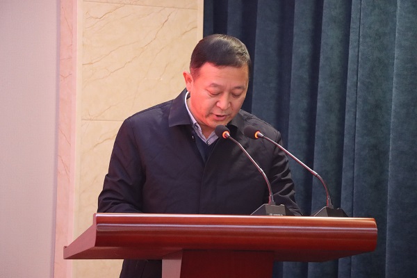 新鄉市教育局成教處主任楊衛紅發(fā)表致辭.jpg