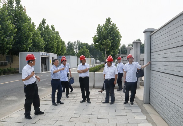 觀(guān)摩園區預制圍墻.jpg
