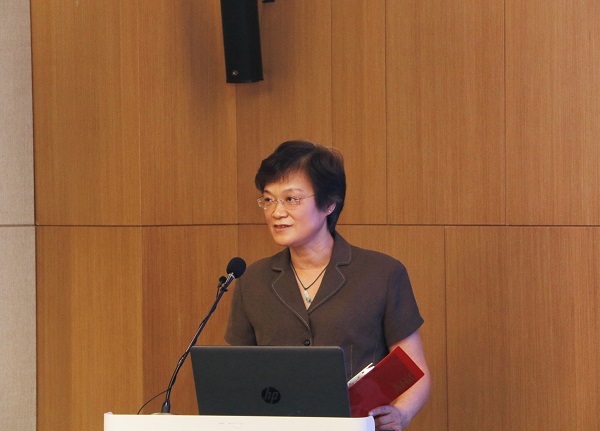 新鄉市工商聯(lián)副主席李翠英致辭.jpg