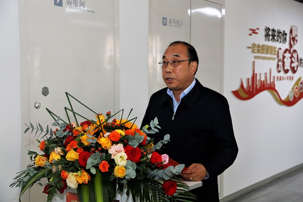 2維亞適董事長(cháng)程存蟠介紹維亞適公司及展廳.jpg