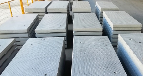 4、裝配式預制路面板構件成品（輕型）.jpg