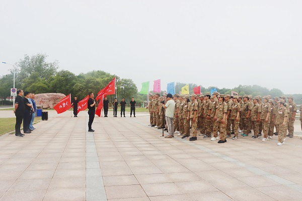 集團公司2022年度新員工入職培訓開(kāi)營(yíng)儀式現場(chǎng).jpg