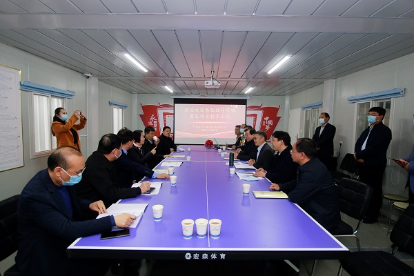 1.省住房城鄉建設廳及新鄉市、輝縣市等多方領(lǐng)導視察輝縣市冀屯鎮村民住房災后重建集中安置項目.JPG