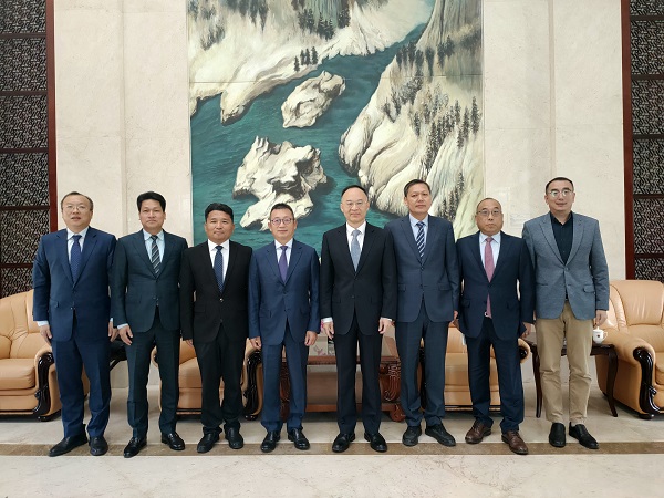 5董事長(cháng)一行拜訪(fǎng)中國駐巴基斯坦大使農融.jpg