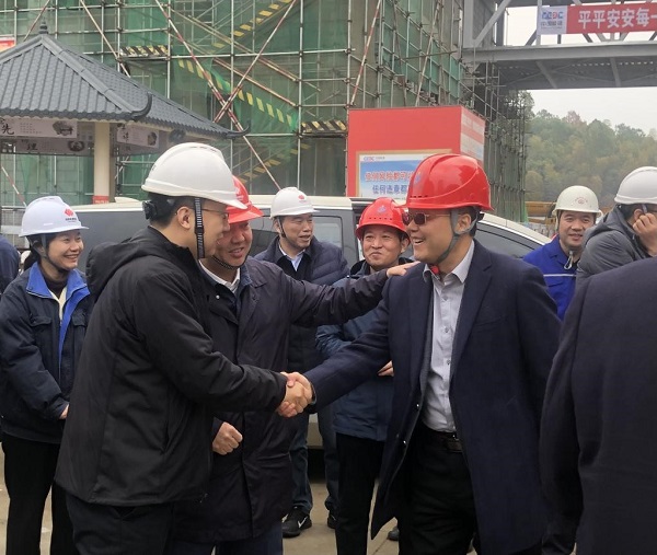 國家能源集團電力部副主任王強與集團公司董事、副總經(jīng)理崔向軍會(huì )晤.jpg