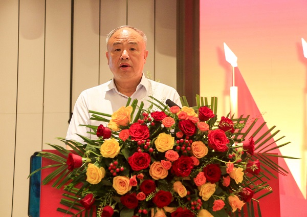 1新鄉市住建局黨組成員、副局長(cháng)王曉河在會(huì )上致辭.JPG