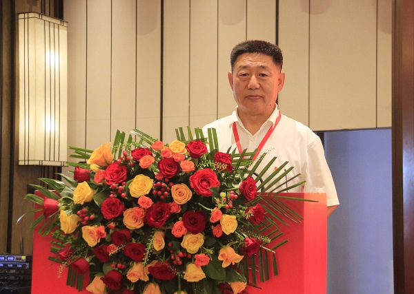 4集團公司黨委書(shū)記張會(huì )民作黨代會(huì )工作報告.JPG