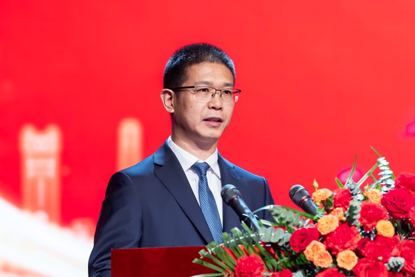 6集團公司董事長(cháng)祝建明致電力年鑒發(fā)布詞.jpg